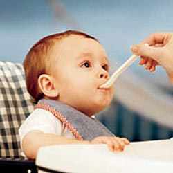Как ребенка научить есть? Правила прикорма ребенка и не только…